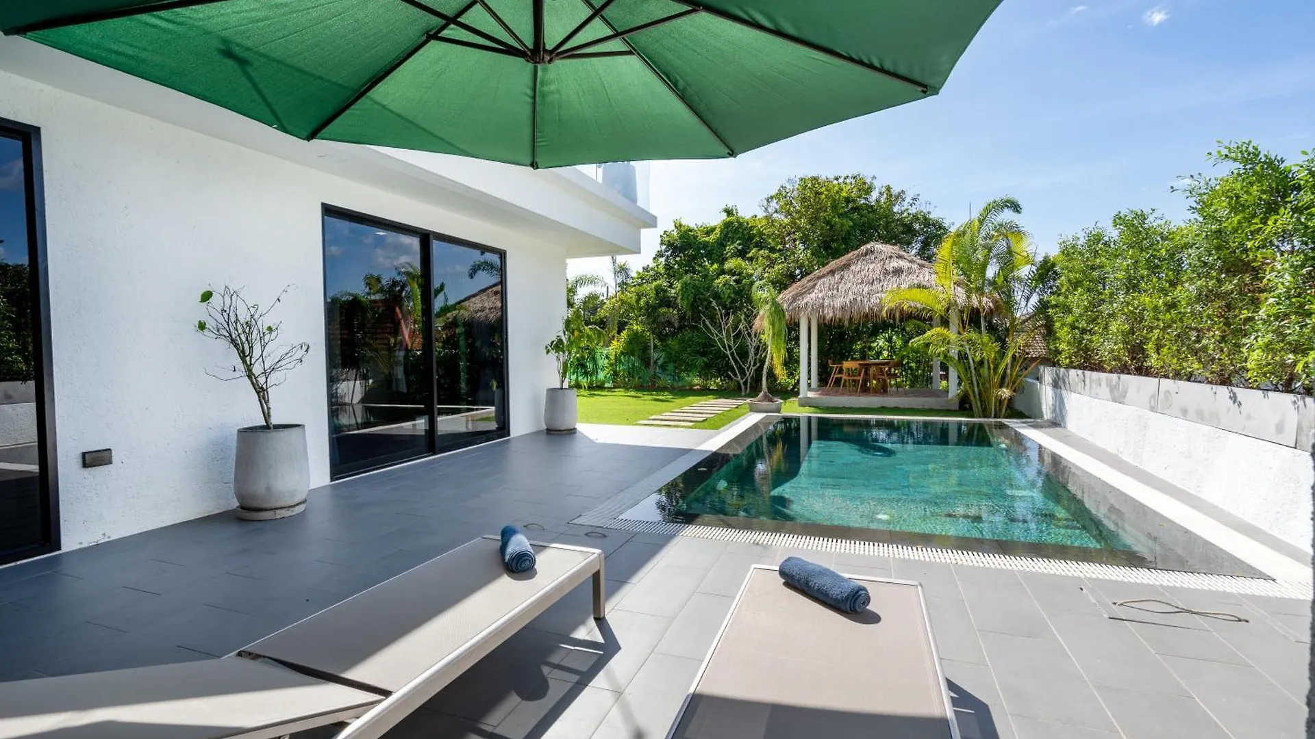 The Guu Villas - Luxe Seaview Villa Resort Ko Lanta
